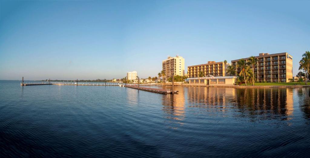 Best Western Fort Myers Waterfront Main image 1